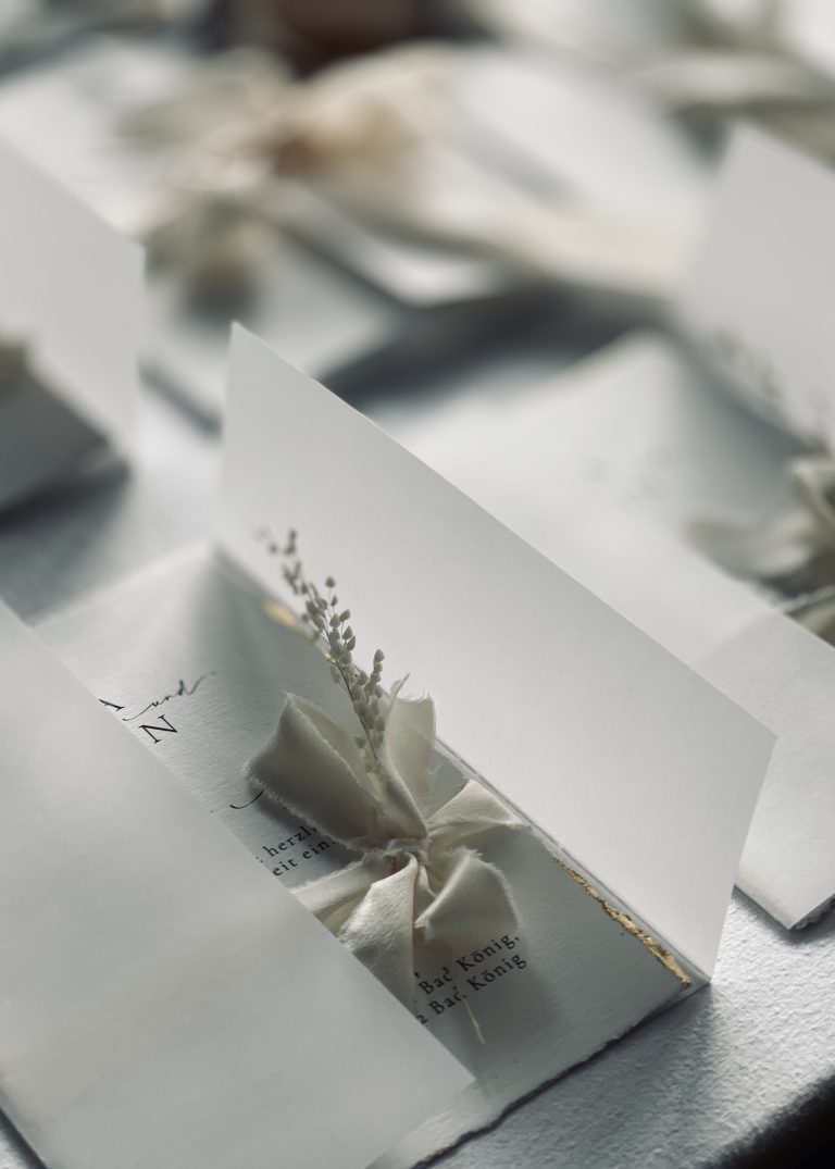 TRANSPARENTES EINSCHLAGPAPIER